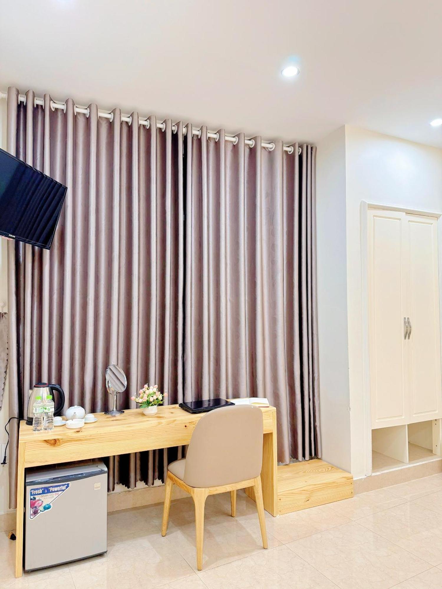 Elisa Hotel Pleiku Extérieur photo